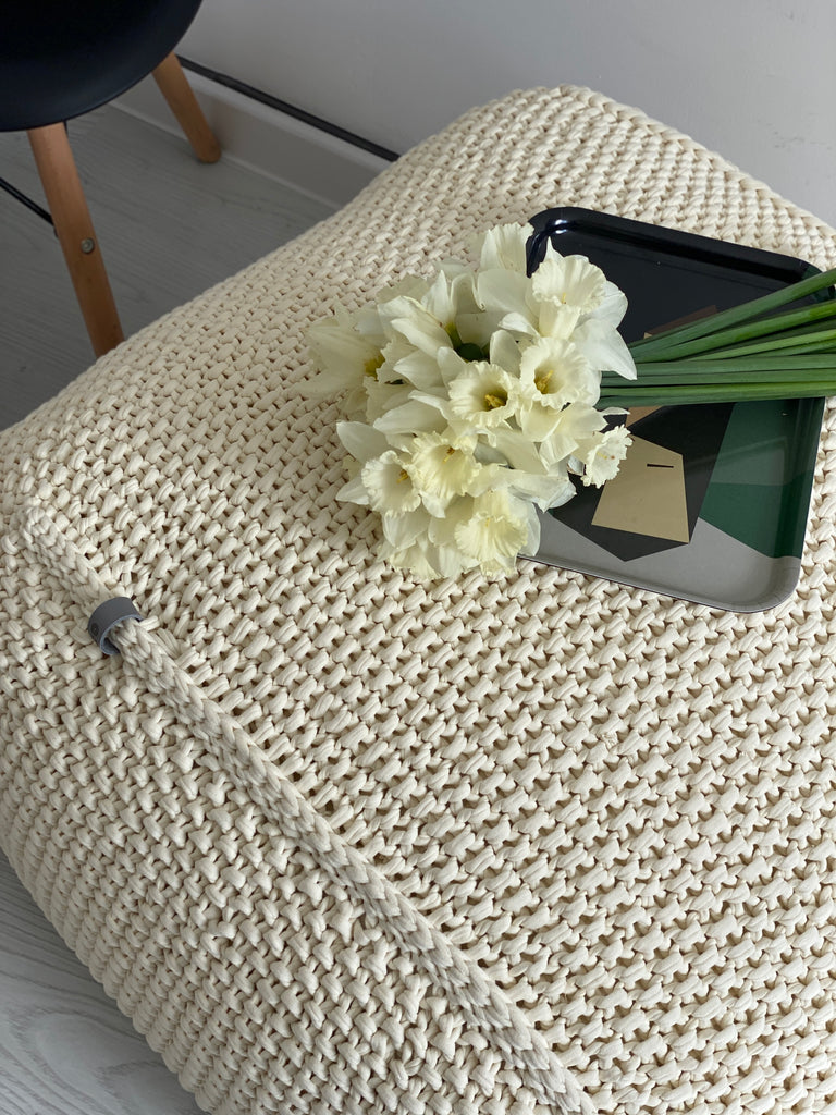 В'язаний пуф-столик кремовий квадратний Anzy Home