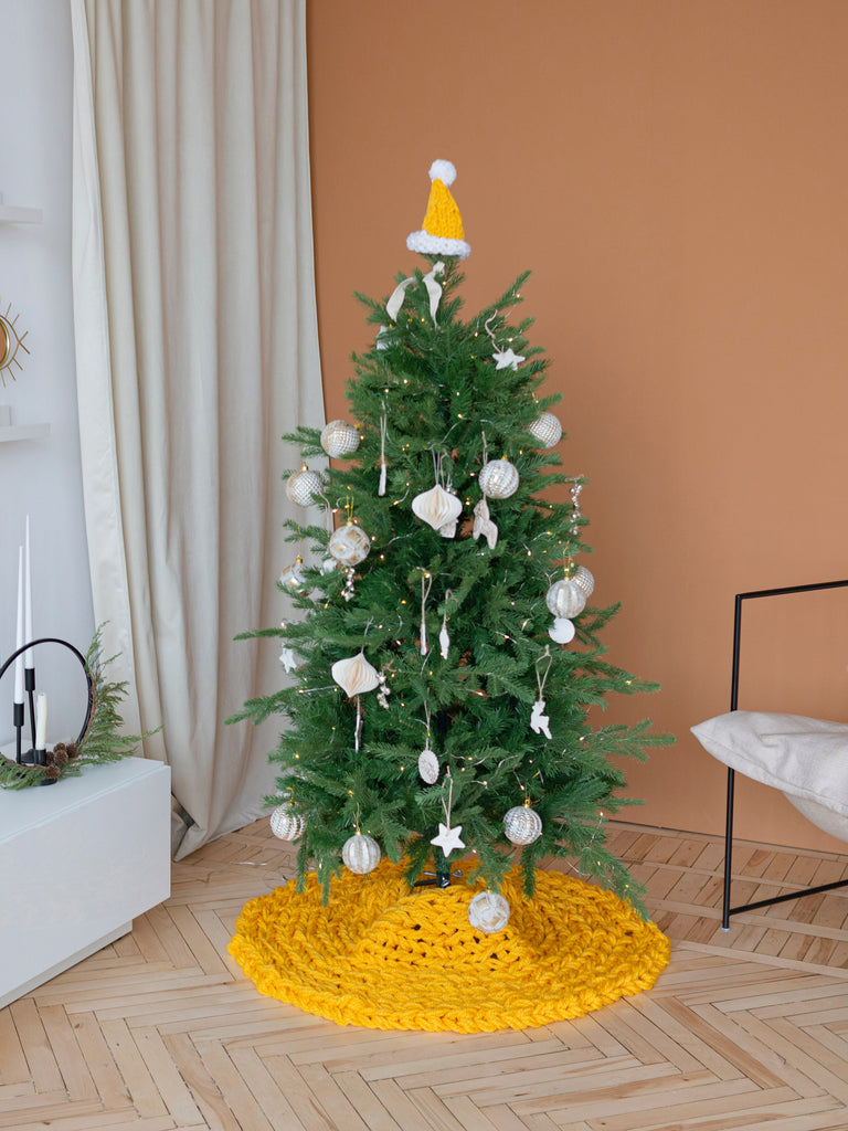 Chunky knit yellow Christmas tree skirt Anzy Home