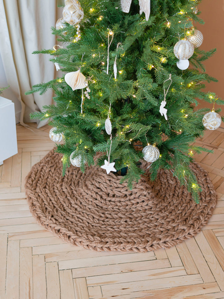 camel beige chunky knit Christmas tree skirt Anzy Home