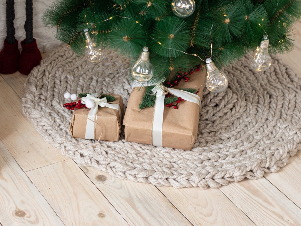 Farmhouse Christmas tree skirt
