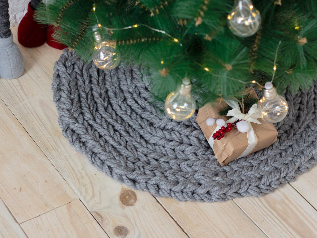 Grey knit xmas tree skirt Anzy Home