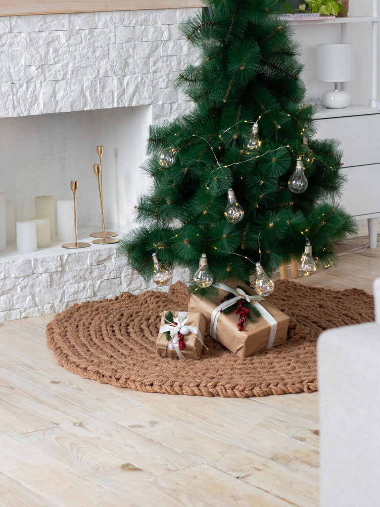Luxury Christmas tree skirt beige